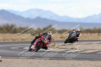 media/Nov-16-2025-Race Pace (Sun) [[8c5fa54630]]/Non Verified Riders (1st 20 Minutes)/5-Turn 15 (110pm)/